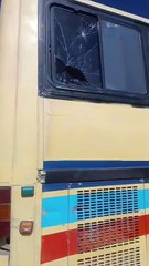 “Todo lo han destruido”: Chofer de bus que trasladó a policías a Llallagua pide ayuda tras el destrozo a su motorizado 