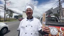 Vende churros en la calle con gorro de chef y una receta que honra el legado de su papá
