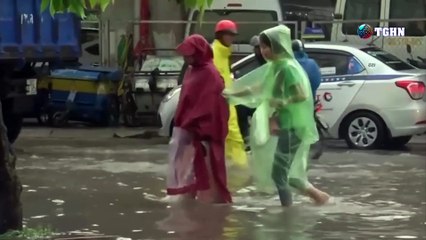 Nước lũ dâng cao sau 2 ngày mưa lớn ở miền Trung và Tây Nguên của  cơn bão số 1 Wutip