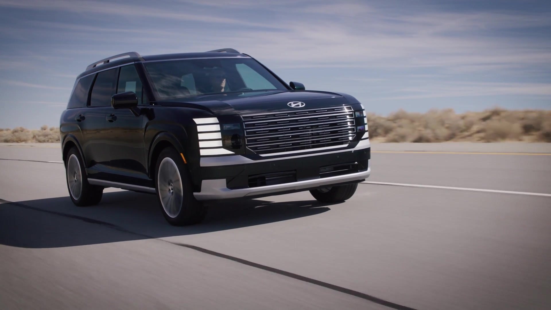 ⁣2026 Hyundai Palisade in Hybrid Calligraphy Driving Video