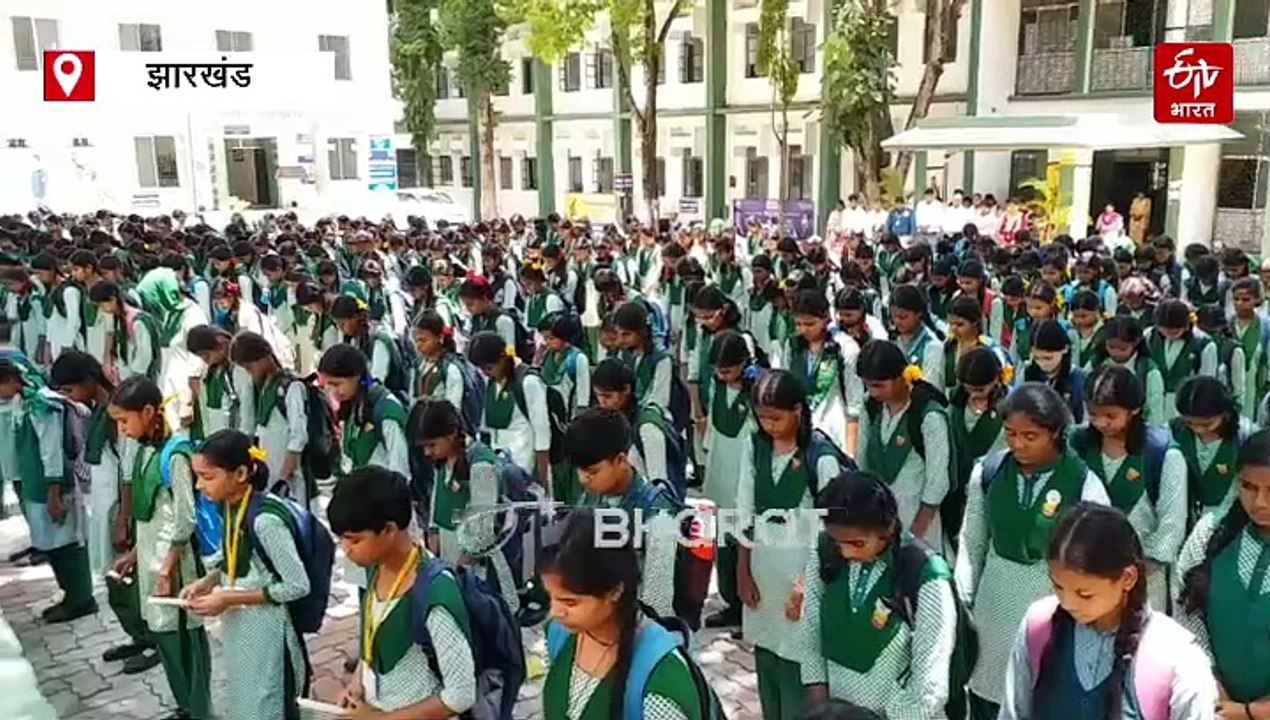 अहमदाबाद विमान हादसे पर मातम, रांची के स्कूलों में श्रद्धांजलि सभा का आयोजन