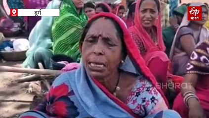 मनरेगा में काम करने वाली महिलाओं का प्रदर्शन, रोजगार सहायक पर लगाए गंभीर आरोप