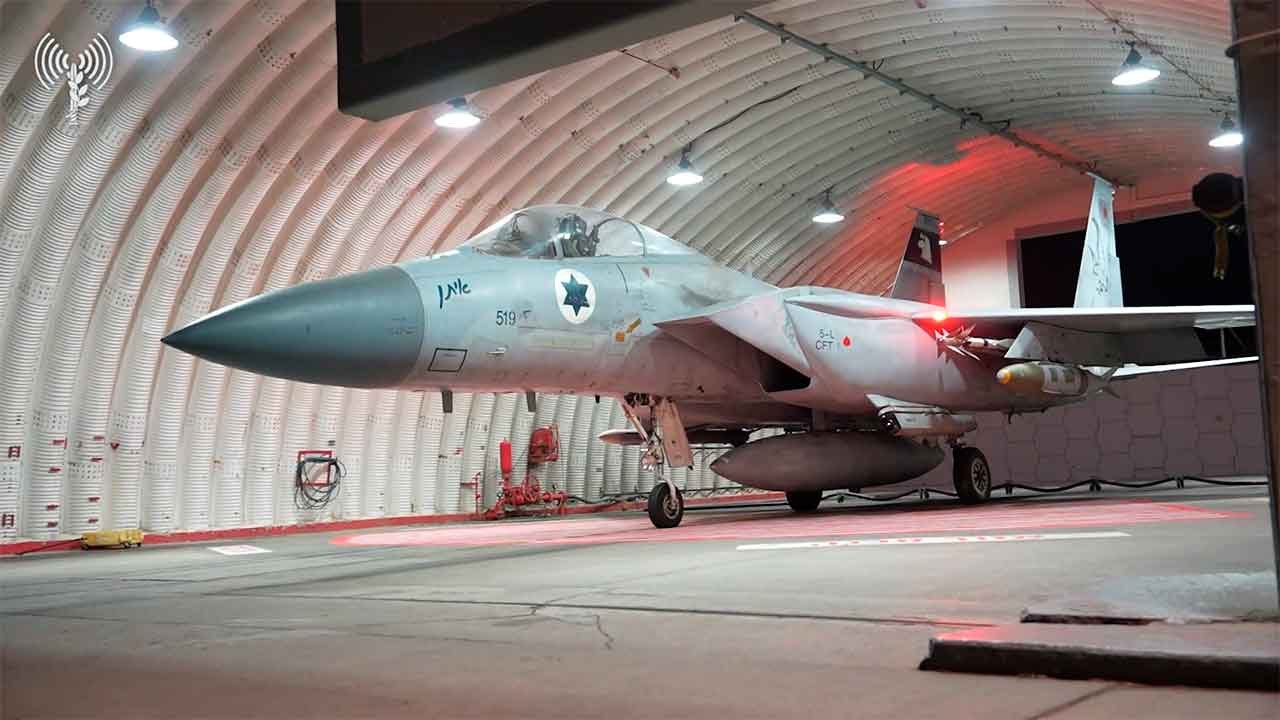 Israel julkaisi videon ilmaiskusta: yli 200 hävittäjää iski kohteisiin Iranissa