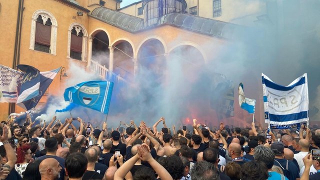 Spal, il video del corteo dei tifosi dopo la scomparsa del club dal calcio professionistico
