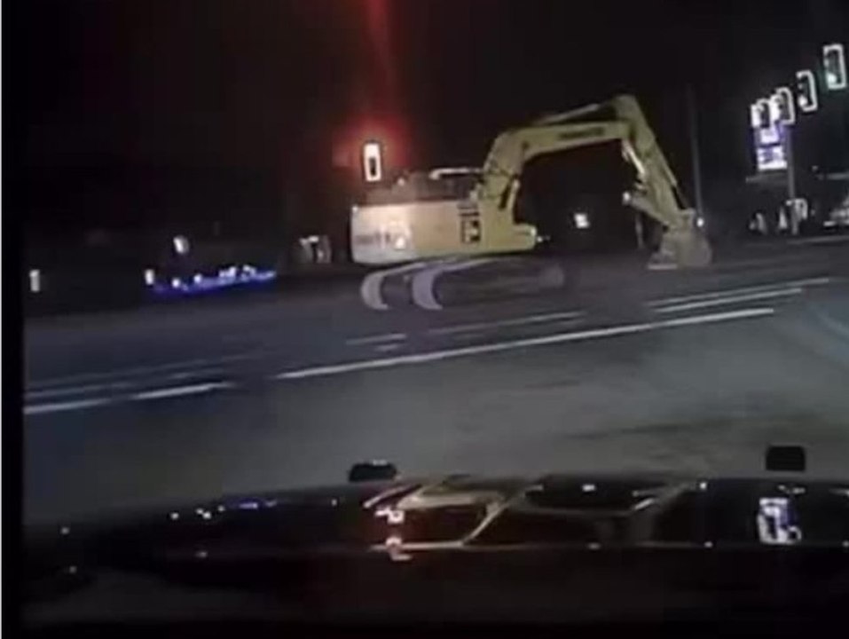 Bagger auf der Flucht: Die wohl langsamste Verfolungsjagd