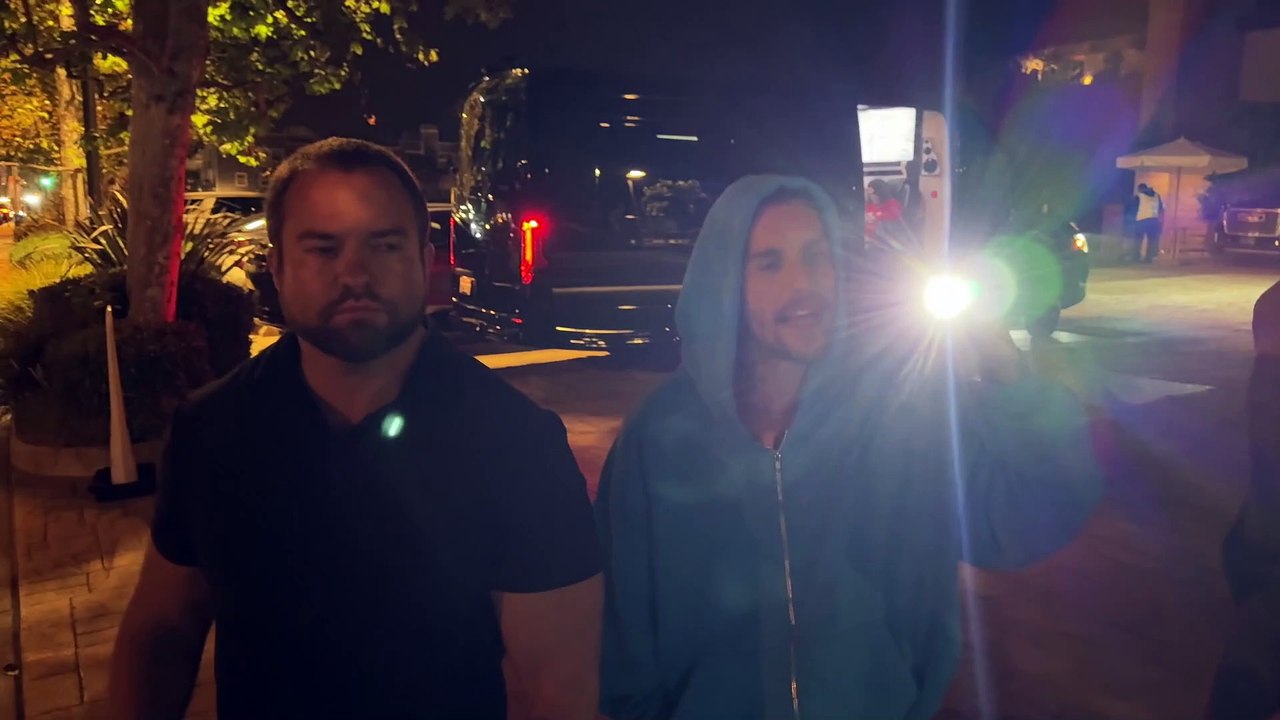 Justin Bieber usa a su hijo para justificar su desconcertante actitud: "Soy padre de un niño"