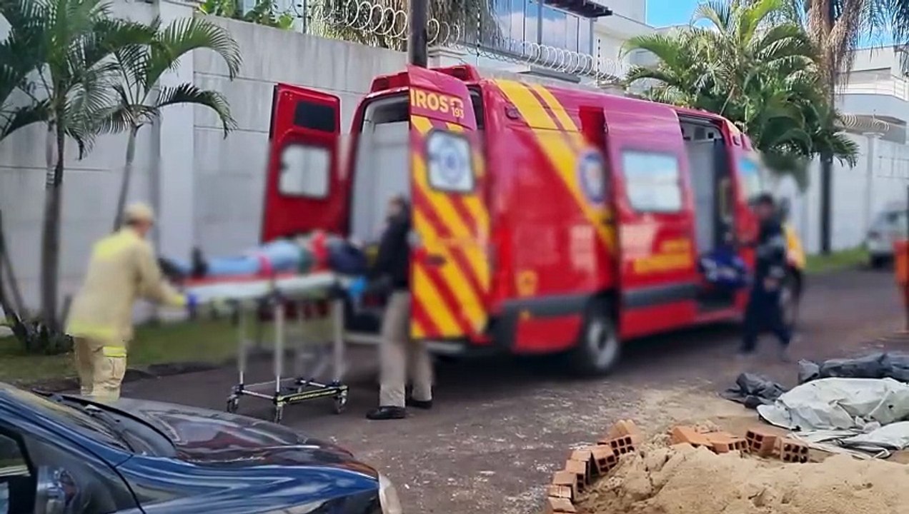 Homem sofre queda de três metros enquanto fazia reparos em telhado no Country