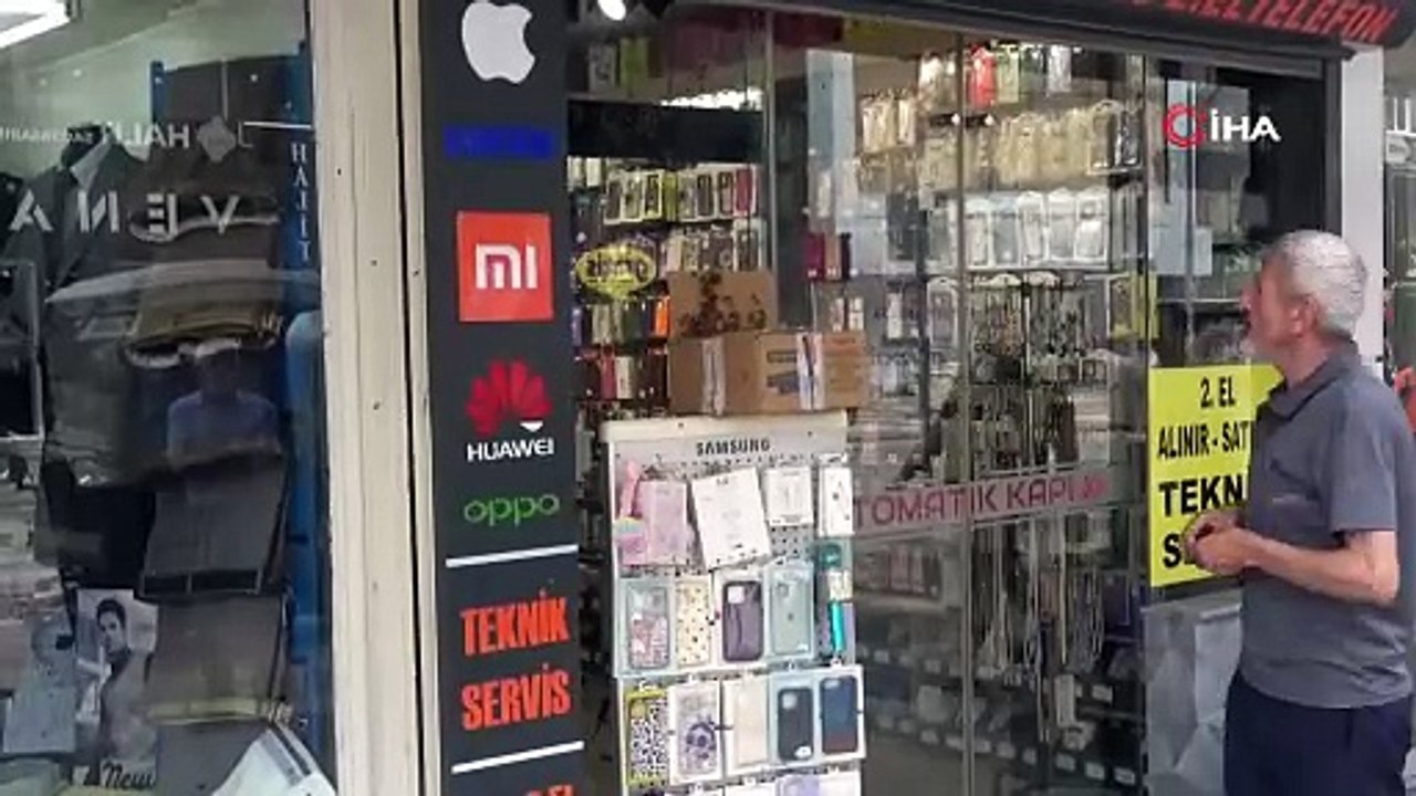 Arılar Denizli şehir merkezini istila etti
