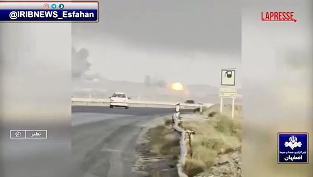 Israele attacca Iran, un video riprende il momento in cui il sito nucleare di Natanz ? stato colpito