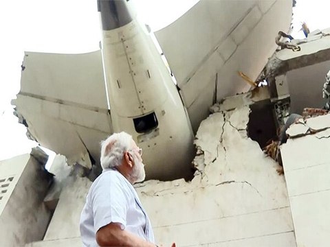 Air India Plane Crash | அகமதாபாத் விமான விபத்து நடந்த இடத்தில் பிரதமர் மோடி ஆய்வு செய்தார் !