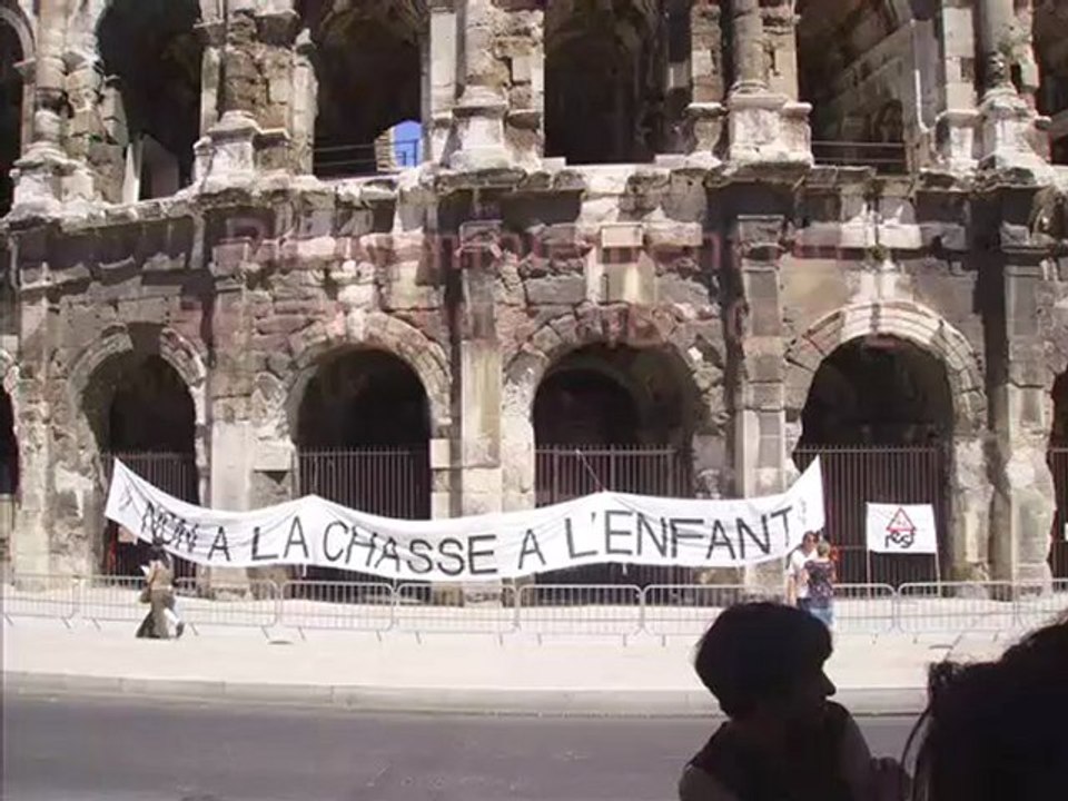 RESF 26/04 Vidéo 2/2 Hortefeux sarkozy stop aux quotas