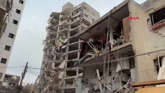 İran'dan, İsrail’e peş peşe füze saldırıları; enkaz altında kalanlar var