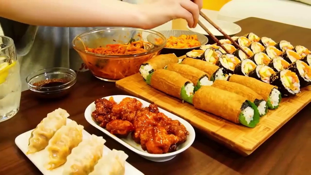 ASMR MUKBANG Spicy Sticky Noodles, Kimbap, Seasoned Chicken, Fried Tofu Rice balls, Dumplings.