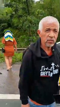 VÍDEO: Colisão entre veículos deixa caminhoneiro ferido na BR-324; confira