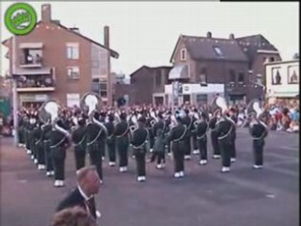 Joueur de tuba vs Enfant