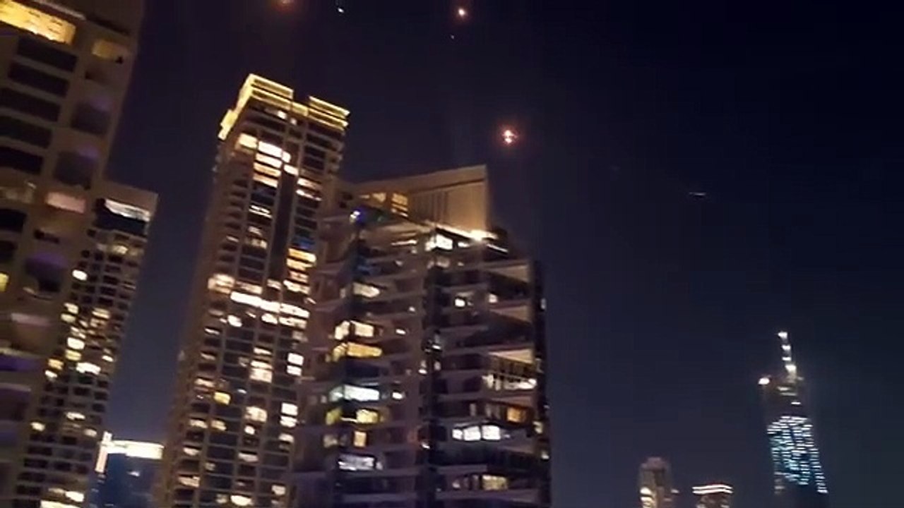 الرد والصد.. إيران تقصف وتل أبيب تنزف.. مشاهد مرعبة لسقوط الصواريخ على إسرائيل(360P)