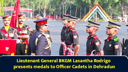 Lieutenant General BKGM Lasantha Rodrigo presents medals to Officer Cadets in Dehradun