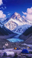 Con 8,848 m el monte everest es la montaña más alta de la superficie del planeta.🤔🟢
