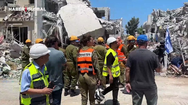 İran’ın İsrail'e yönelik füze saldırılarından sonra Rişon LeTsiyon bölgesi ağır hasar aldı