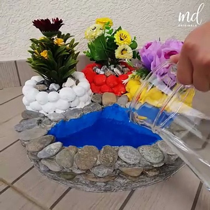 These DIY cement vases will make your front yar...