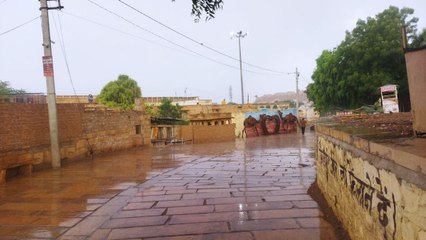 Watch Video: स्वर्णनगरी के बाशिंदों के दिन भर उमस ने छुड़ाए पसीने