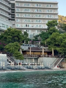 Ο Γιώργος Λιάγκας και η Μαρία Αντωνά στον Πόρο