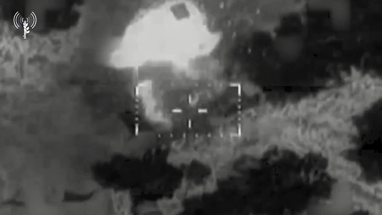 La Fuerza Aérea Israelí bombardeó hoy una instalación de armas subterránea en Irán