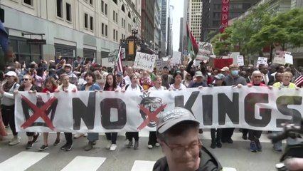 Chicago Streets Flooded by Anti-Trump ‘No Kings’ Demonstrators