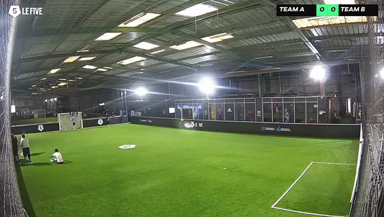 14/06 à 20:39 - Football Cruyff (LeFive Bezons)