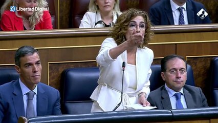 Acalorado enfrentamiento entre Cuca Gamarra y María Jesús Montero por la corrupción