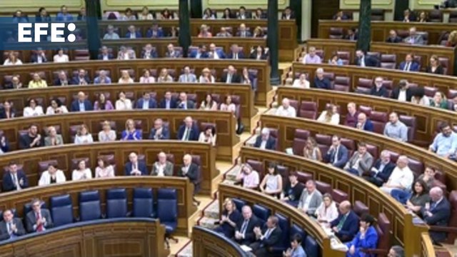 Gritos de dimisión del PP a Sánchez en el Congreso y aplausos del PSOE a su líder