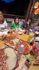 Primeras imágenes de Susana Molina tras su romántica boda con Guille Valle: su relajante plan rodeada de amigos