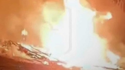 गुजरात में आकाशीय बिजली गिरते ही धधक उठा घर, देखें