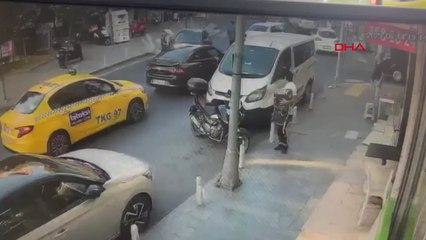 Kağıthane'de fren yerine gaza bastı: 4 araca çarptı 2 kişi yaralandı