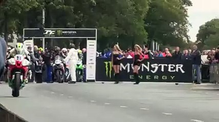 Isle Of Man | TT Rewind 2011 Supersport Race