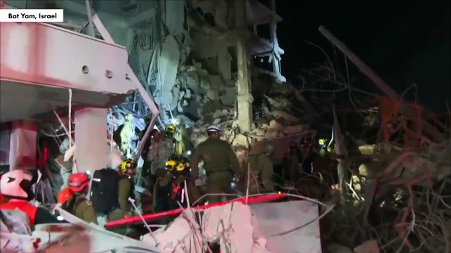 HUGE explosions in Tel Aviv as Iranian missiles rip through city