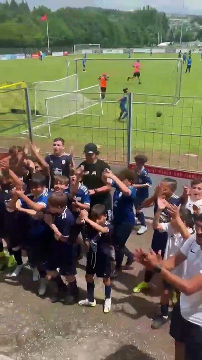 U13 : TOUS ENSEMBLE !!!! FELICITATIONS A NOS BLEUS ...