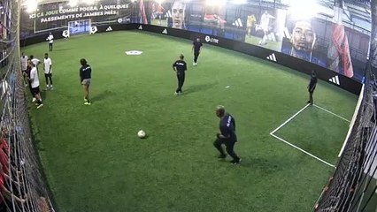 Marseille - Plaisir 15/06 à 11:21 - Football Terrain 1 (LeFive Créteil)