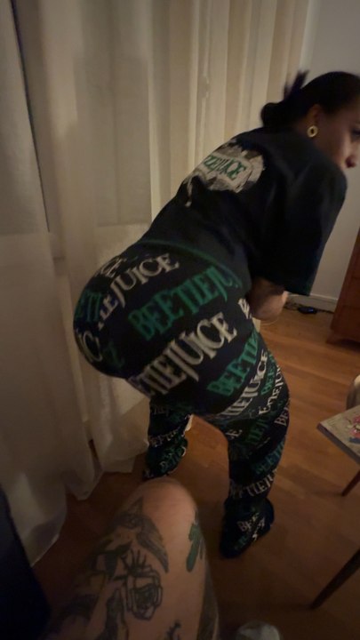 Des fesses ou Yu-Go-Oh !?? C’est l’heure du Duel !!