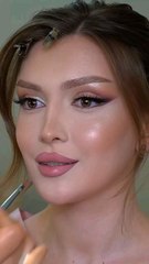 Juicy Lips???? DIY Gloss Trick You Need ???????? #shorts #makeup #makeuptutorial #learning  #viral  simple glam , simple makeup , everyday makeup , glowy makeup , soft cut crease , soft glam , natural