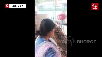 अलीगढ़ में बेटी ने निभाया बेटे का फर्ज, पिता की चिता को दी मुखाग्नि
