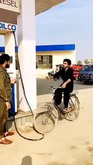 1 rupy ka petrol dalna Khizar Omer Comedy Funny Video
