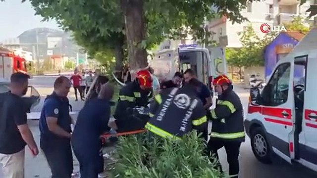 Ağaca çarpan Tofaş hurdaya döndü: 1ölü, 4 yaralı