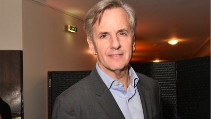 VIDÉO - Bernard de la Villardière grand-père de 7 petits-enfants : “Je change les couches et prépare le petit-déjeuner”