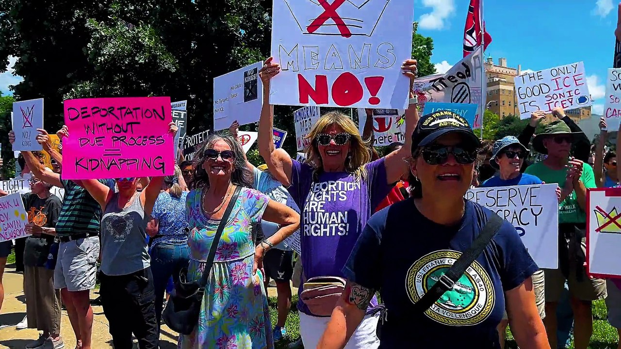 No Kings Protest - Country Club Plaza Kansas City, Missouri - June 14, 2025 (4k)