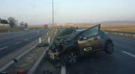 Aksaray'da iki otomobil çarpıştı, 8 kişi yaralandı