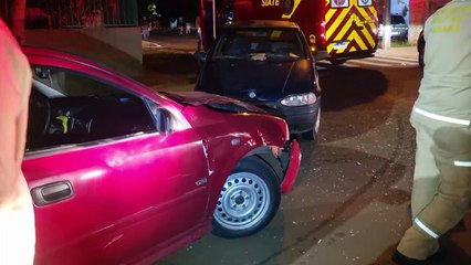 Mulher e criança são ejetadas após batida frontal no Bairro Brasmadeira