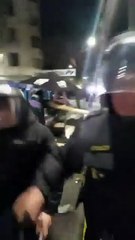 La Policía Federal Argentina desalojó el campamento de la puerta de Cristina Fernández de Kirchner.