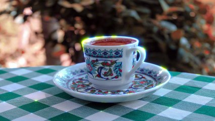 Göz göze dağlarla, yürürüm usul usul