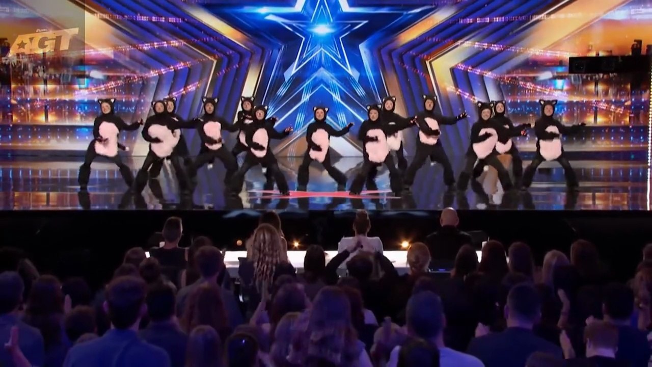 Early Release_ Loco Pop Familia's Dancing Cats Routine STUNS The Crowd! _ AGT 2025 (1) (online-video-cutter.com)